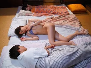 Cô ta nói những lời tục tĩu: Tôi phải đi tiểu ngay bây giờ! Tôi đã quan hệ cho đến khi nó chuyển sang màu đỏ, tôi phải xuất tinh, thật tuyệt!