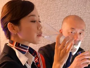 Nhìn vợ yêu bị phang bởi gã nhà kề bên đồi bạn thường xuyên theo dõi